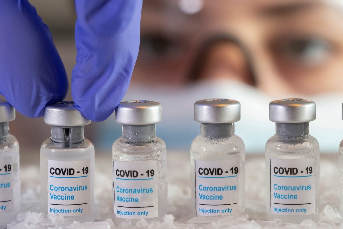 A monovalent COVID booster is advised by the FDA advisory group