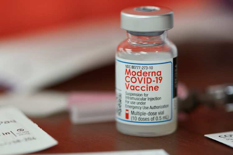 Moderna, COVID-19 booster, vaccine, low demand, manufacturing